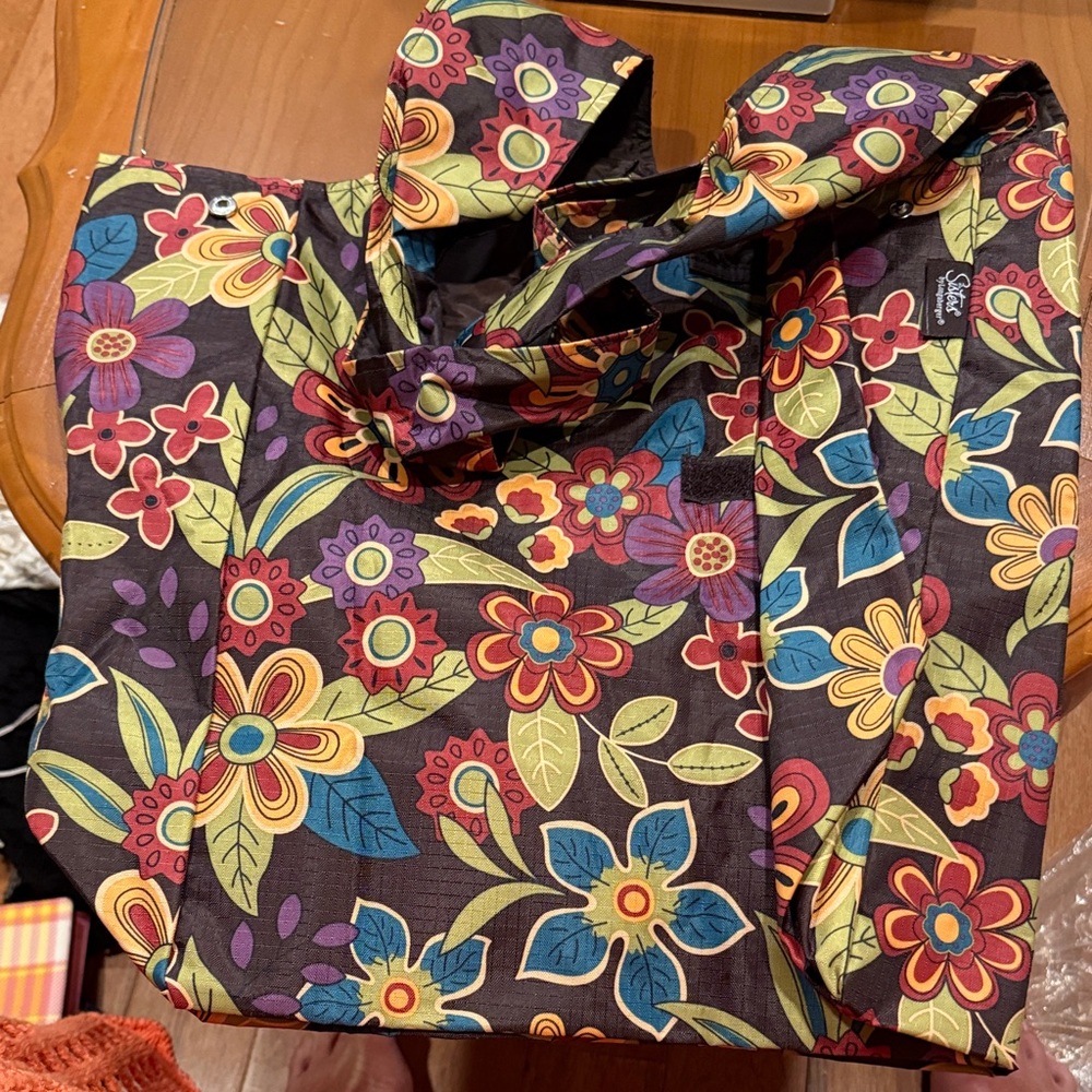 Longaberger Sisters Floral Tote with Red and Green Accents